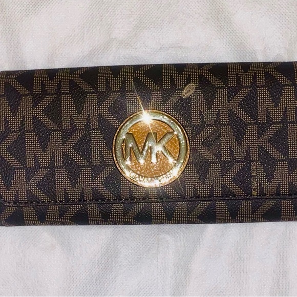 Michael Kors Black and Gold Key Card Holder - Picture 1 of 5